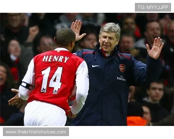 温格亨利瓦拉内齐聚现场观战科莫对阵尤文激战 温格亨利瓦拉内齐聚现场观战科莫对阵尤文激战